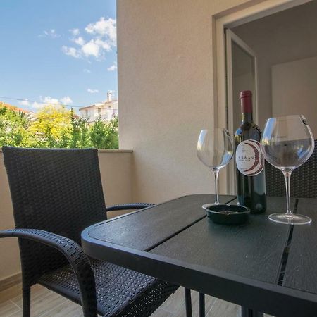 מאקרסקה Apartments Smokva מראה חיצוני תמונה