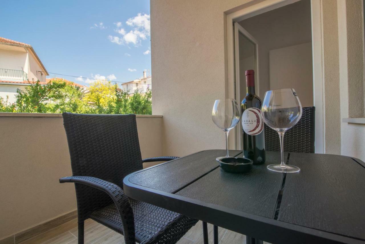 מאקרסקה Apartments Smokva מראה חיצוני תמונה