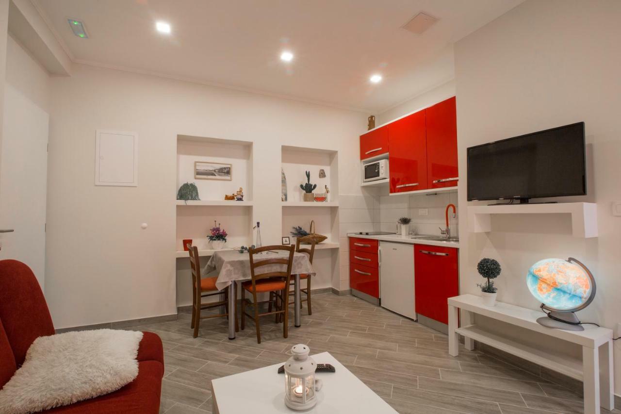מאקרסקה Apartments Smokva מראה חיצוני תמונה