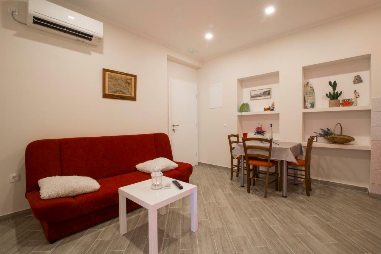 מאקרסקה Apartments Smokva מראה חיצוני תמונה